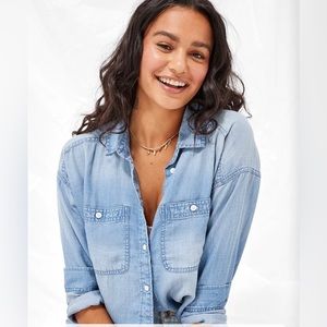 American Eagle Outfitters Denim Button-Up Shirt Light Wash Blue Women’s Sz XS